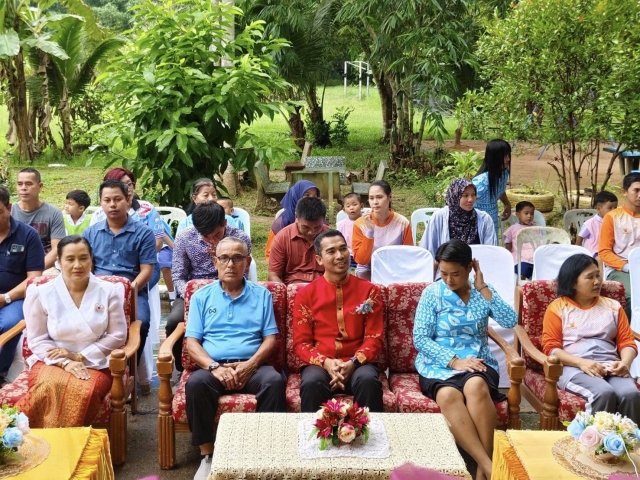 พิธีเปิดป้าย ศูนย์พัฒนาเด็กเล็กอบต.ปุโละปุโย สาขาโรงเรียนพระราชดำริศูนย์ครูใต้ จังหวัดปัตตานี