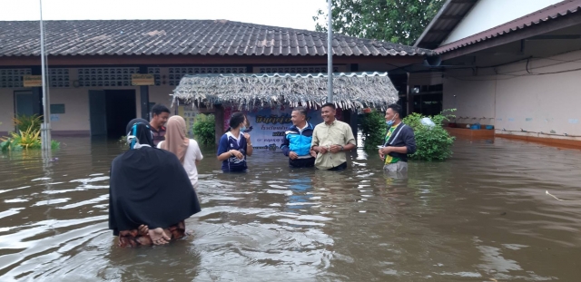 มอบถุงยังชีพการให้ความช่วยเหลือผู้ประสบภัยพิบัติกรณีฉุกเฉิน (อุทกภัย) รอบที่ 2ในพื้นที่ ม.1ม.2 ม.3 ม