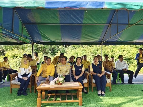เข้าร่วมพิธีมอบบ้านฯ โครงการช่วยเหลือผู้ด้อยโอกาสในสังคมเฉลิมพระเกียรติ ฯ