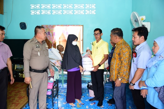 โครงการประชารัฐองค์การบริหารส่วนตำบลปุโละปุโย เคลื่อนที่ พบประชาชน และโครงการอำเภอ...ยิ้มเคลื่อนที่